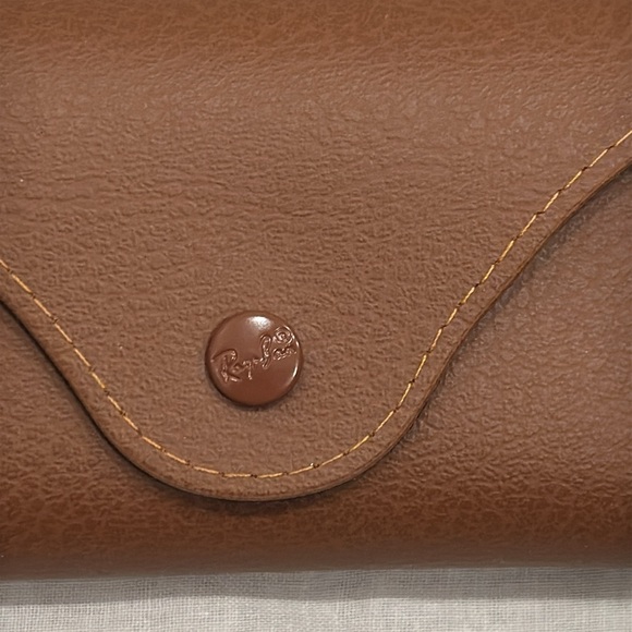 Ray Ban Sunglasses Case and cloth main image 5